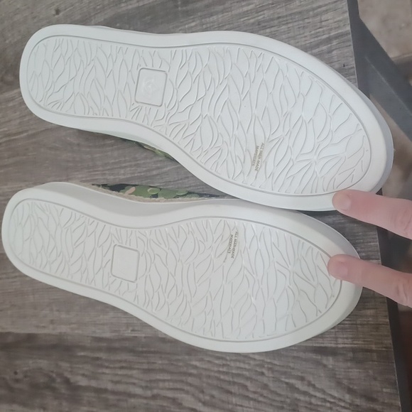 Spenco Camo Tennis Shoes NWOT - Picture 8 of 9